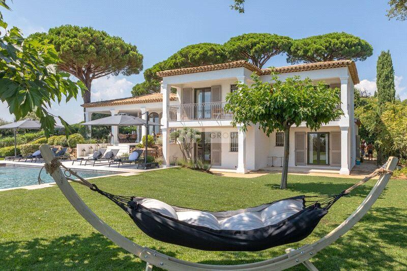 Вилла с видом на море в Ла-Круа-Вальме