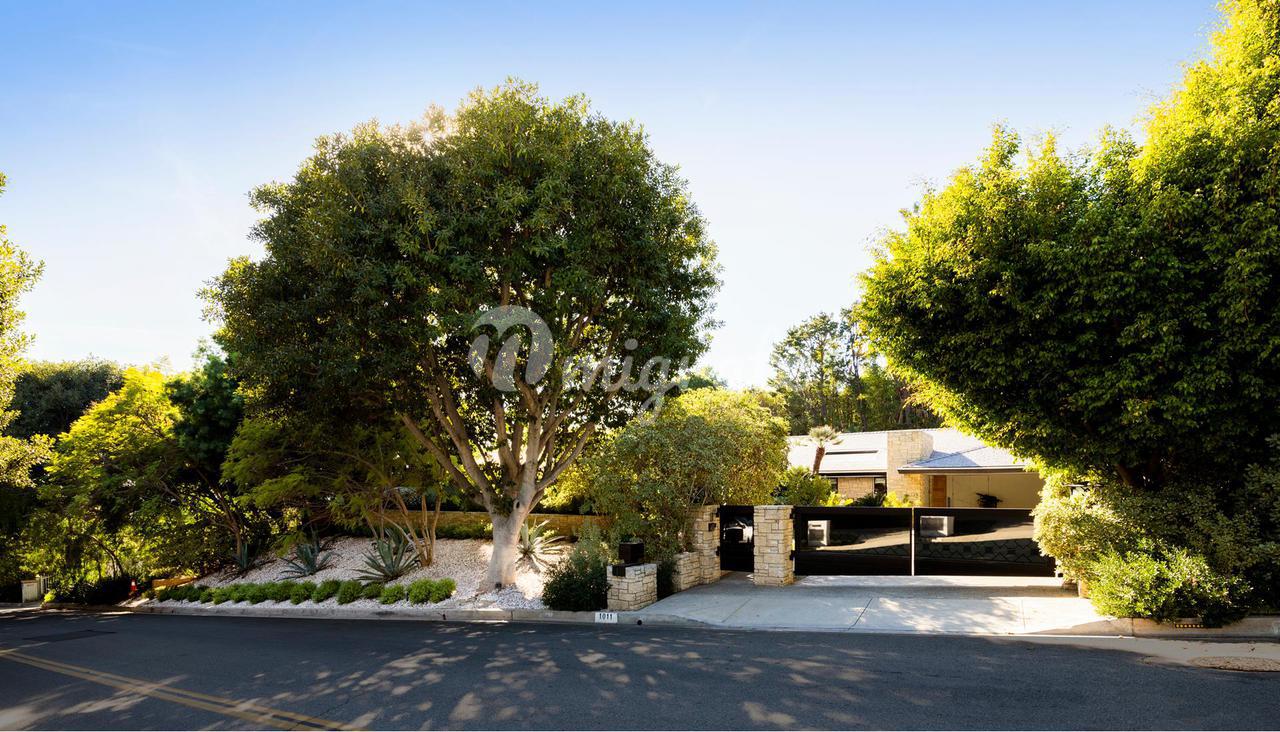 Вилла в 1011 N HILLCREST Rd - Beverly Hills, California