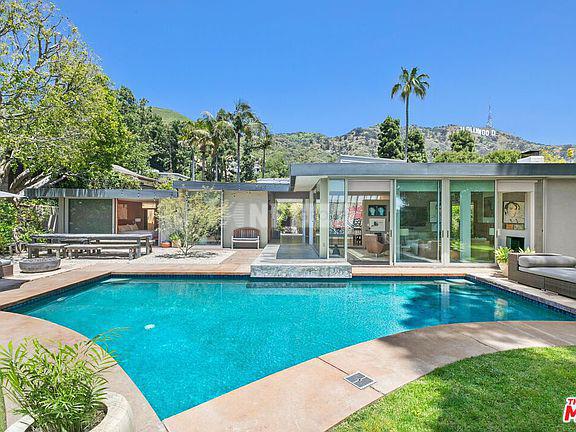 Дизайнерский дом в Лос-Анджелесе (2613 Lake Hollywood Dr, Los Angeles, CA 90068)