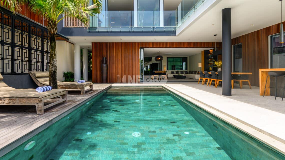 Modern Luxury Villa with Panoramic Jimbaran Bay Views – Freehold