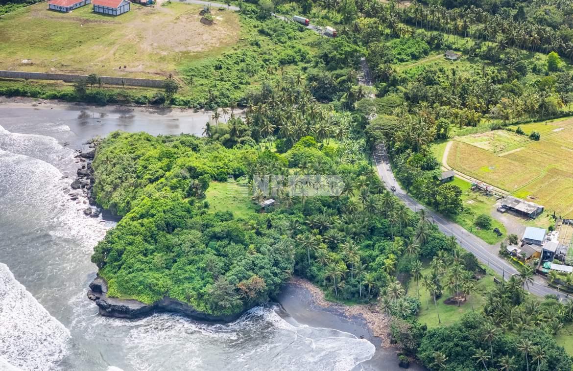 Prime 27850sqm Freehold Oceanfront Land in Balian Beach