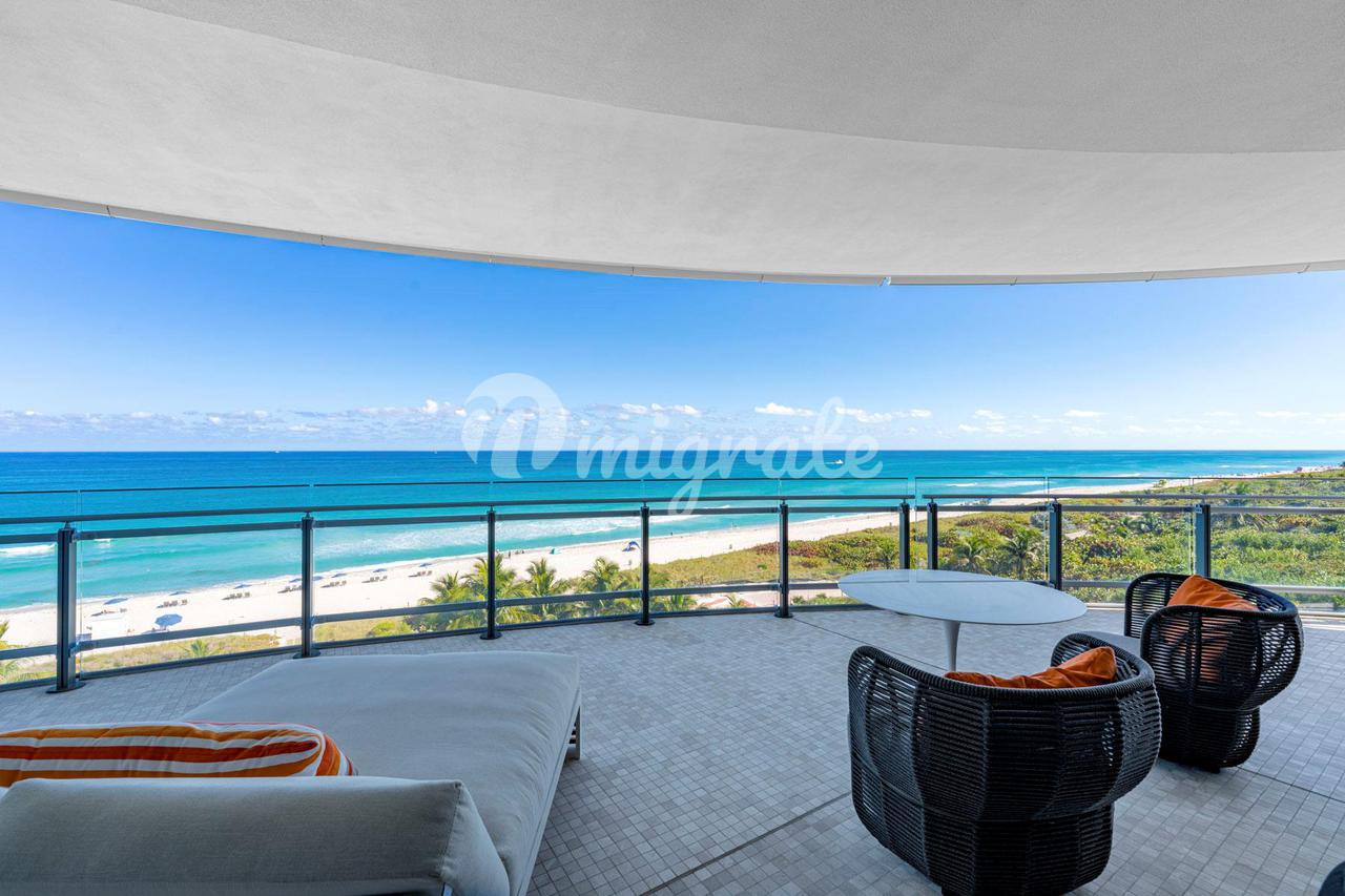 Кондоминиум в 8701  Collins Ave , 702 - Miami Beach, Florida