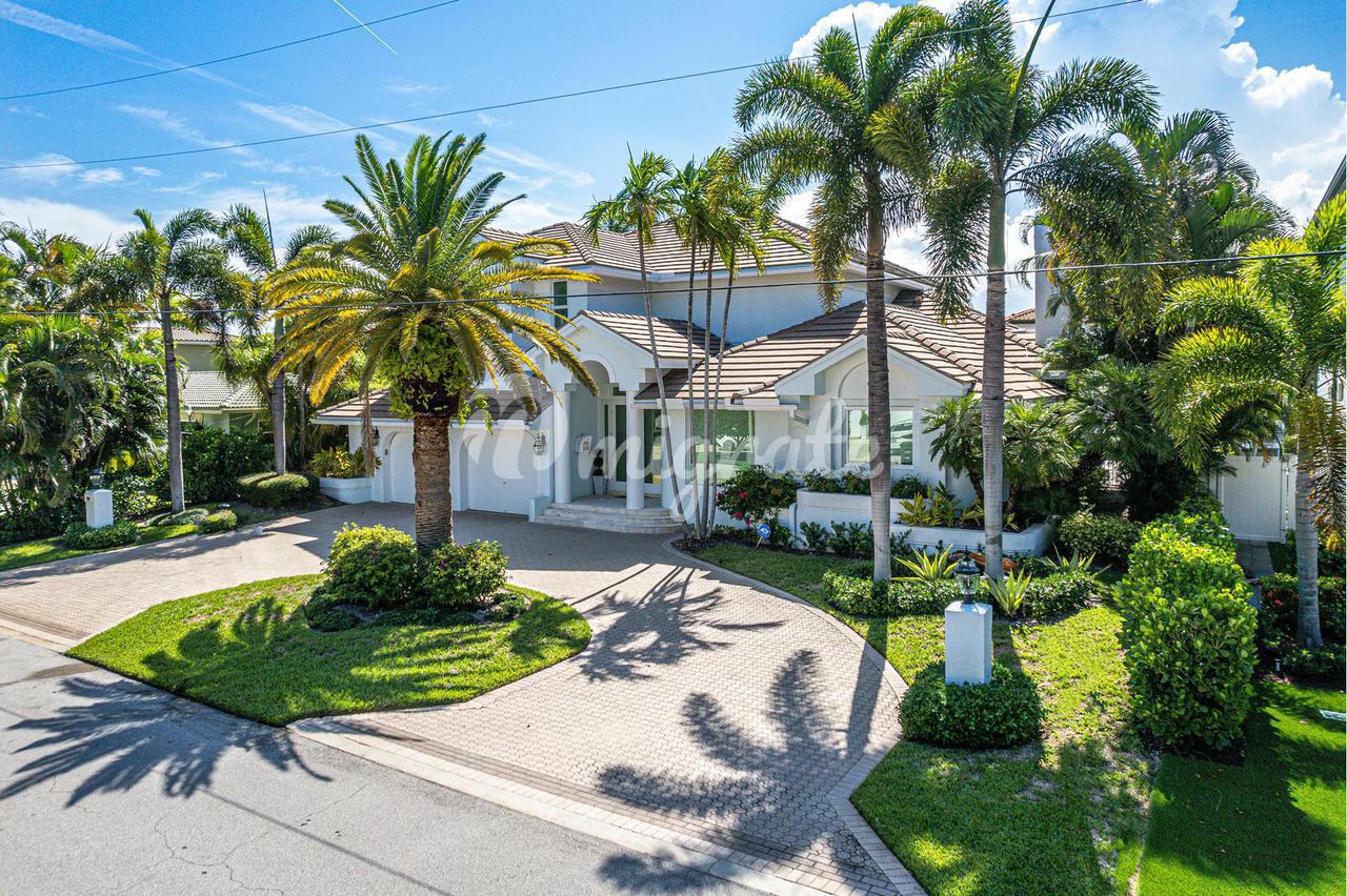 Вилла в 767 NE Harbour Drive - Boca Raton, Florida