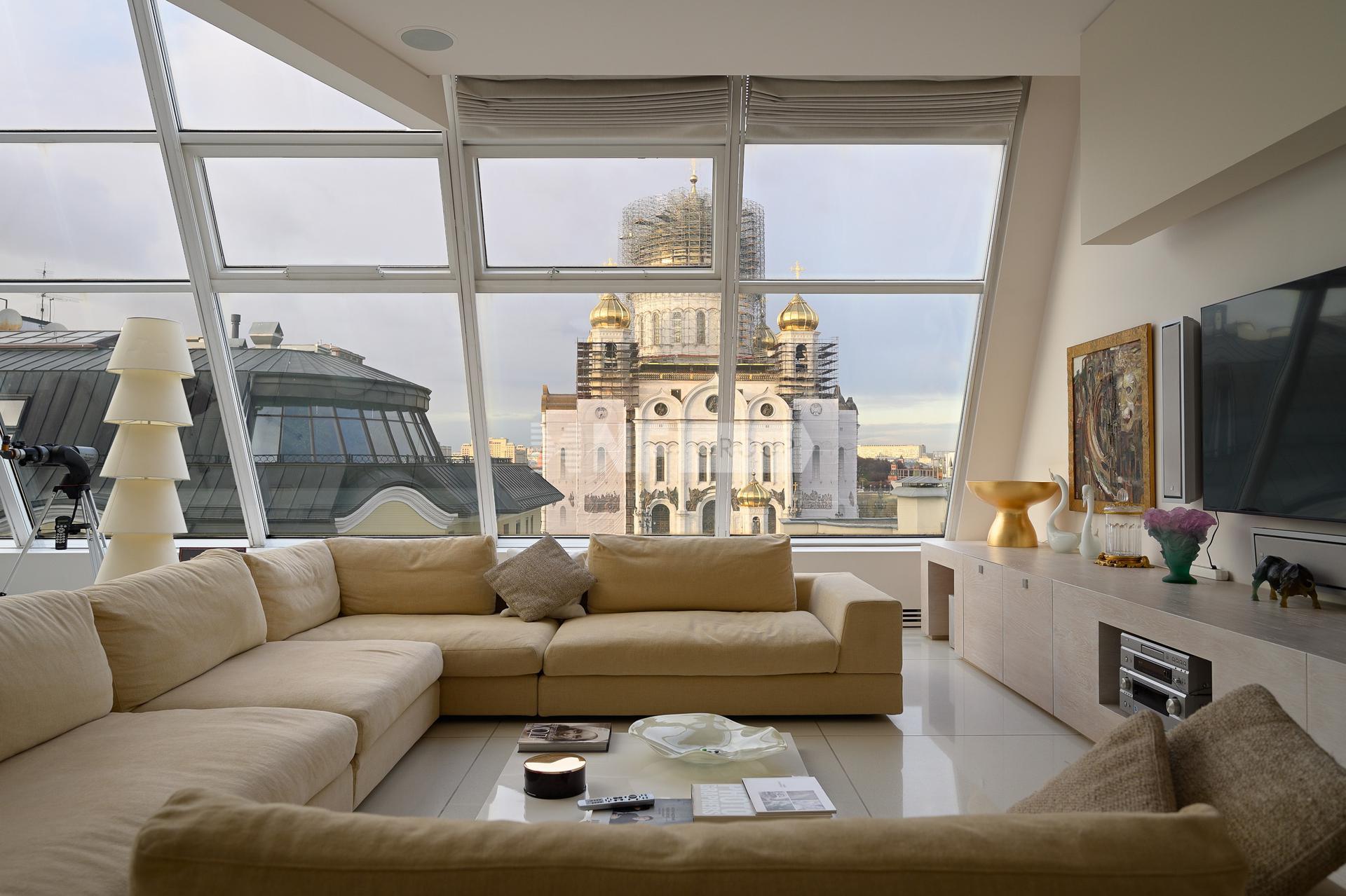 «Необыденный дом» (Необыденный дом)