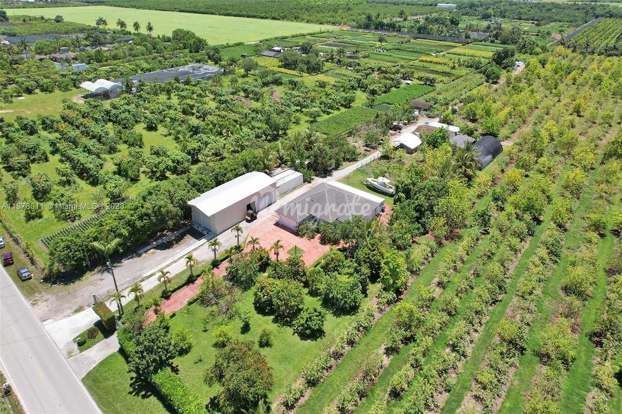 Вилла в 18806 SW 168th St - Miami, Florida