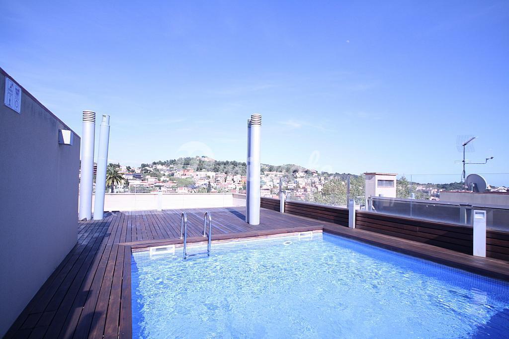 Современные апартаменты в жилом комплексе с бассейном