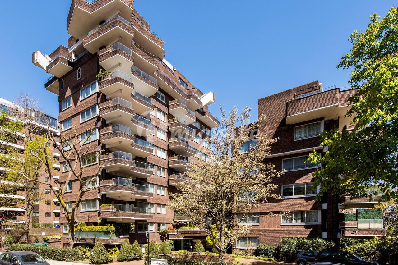 Квартира в Avenue Road, London, NW8
