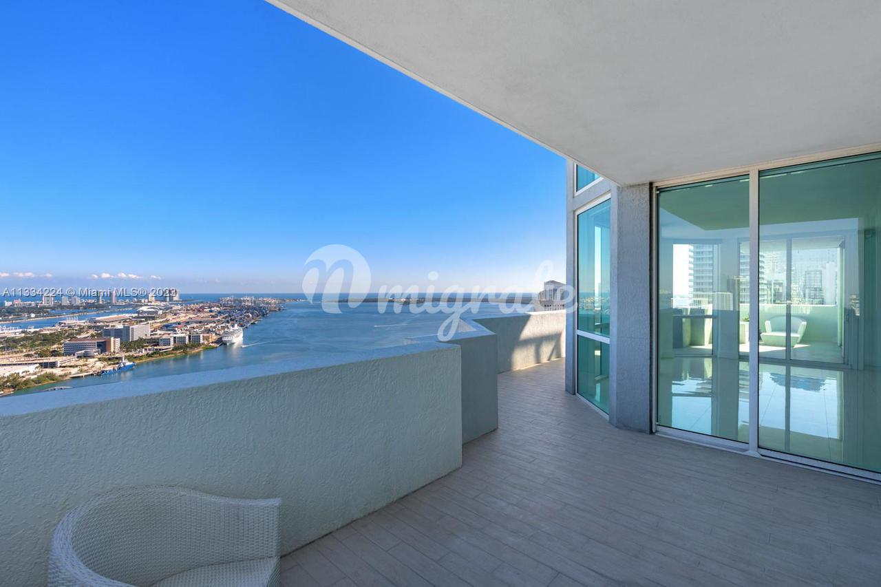 Кондоминиум в 244 Biscayne Blvd, 4003 - Miami, Florida