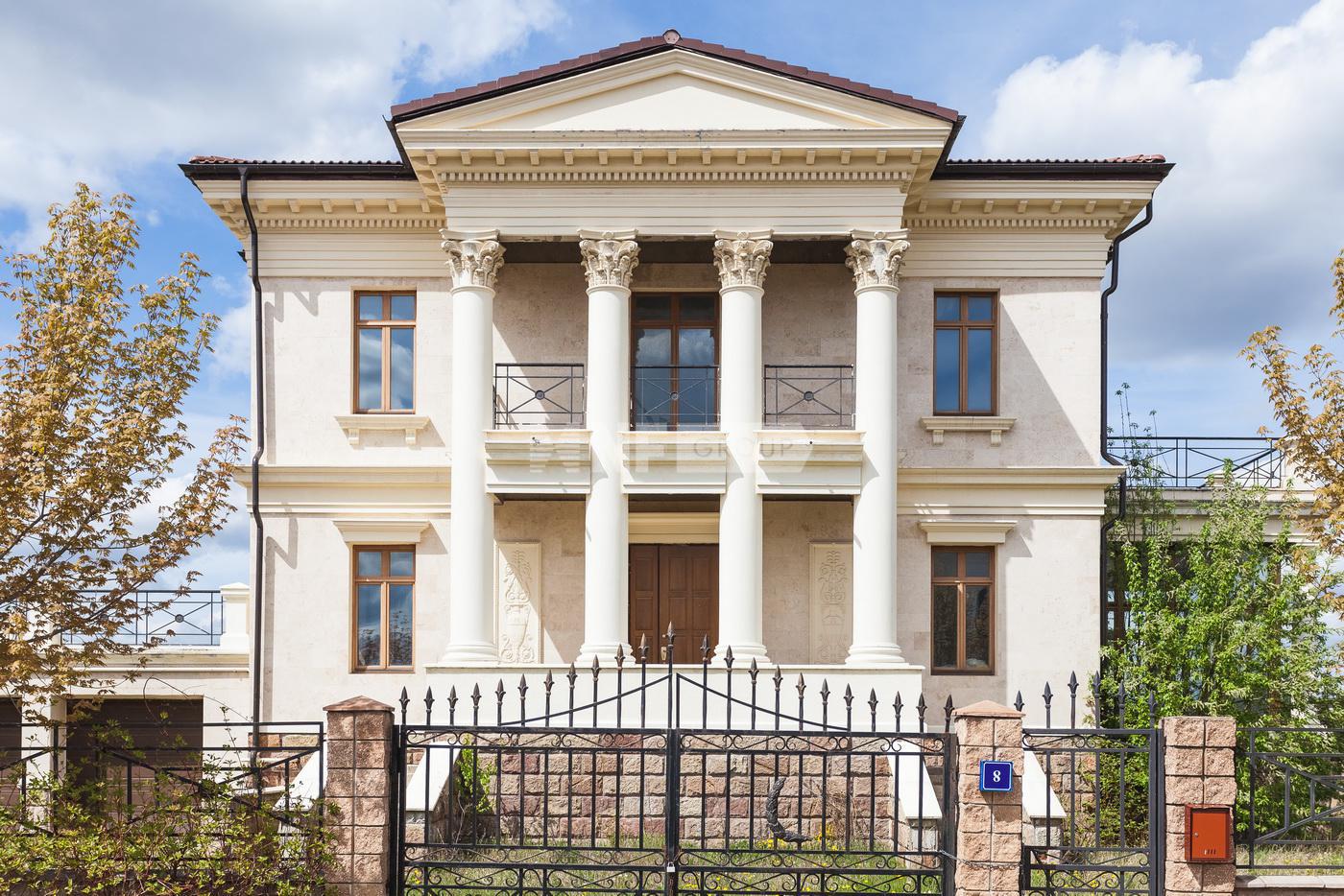 «Монолит» (Monolit)