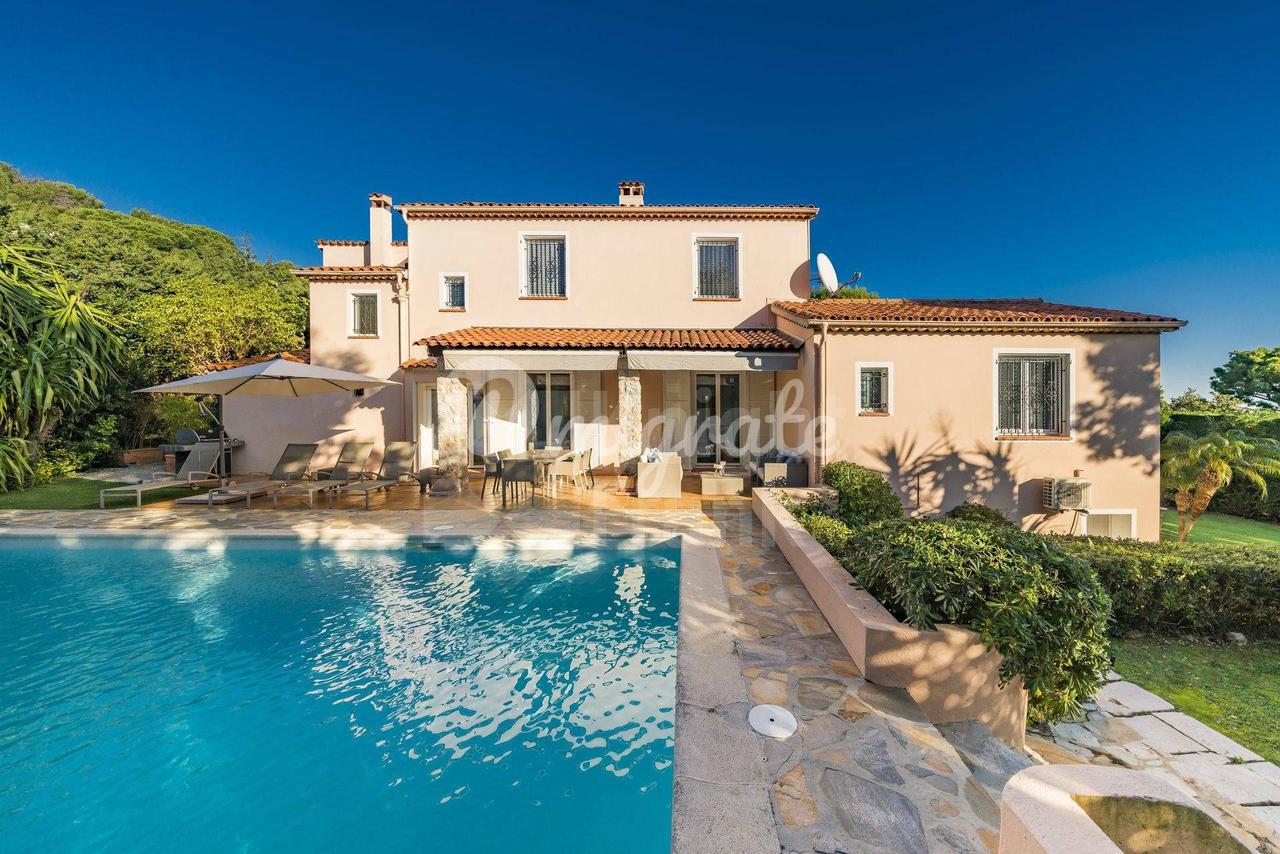 Вилла с бассейном в Сен-Жан-Кап-Ферра (Ref.: 6615)