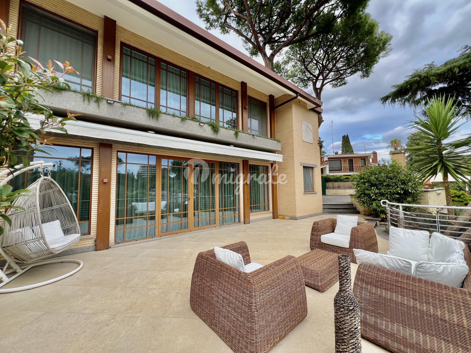 Вилла в Риме в районе EUR