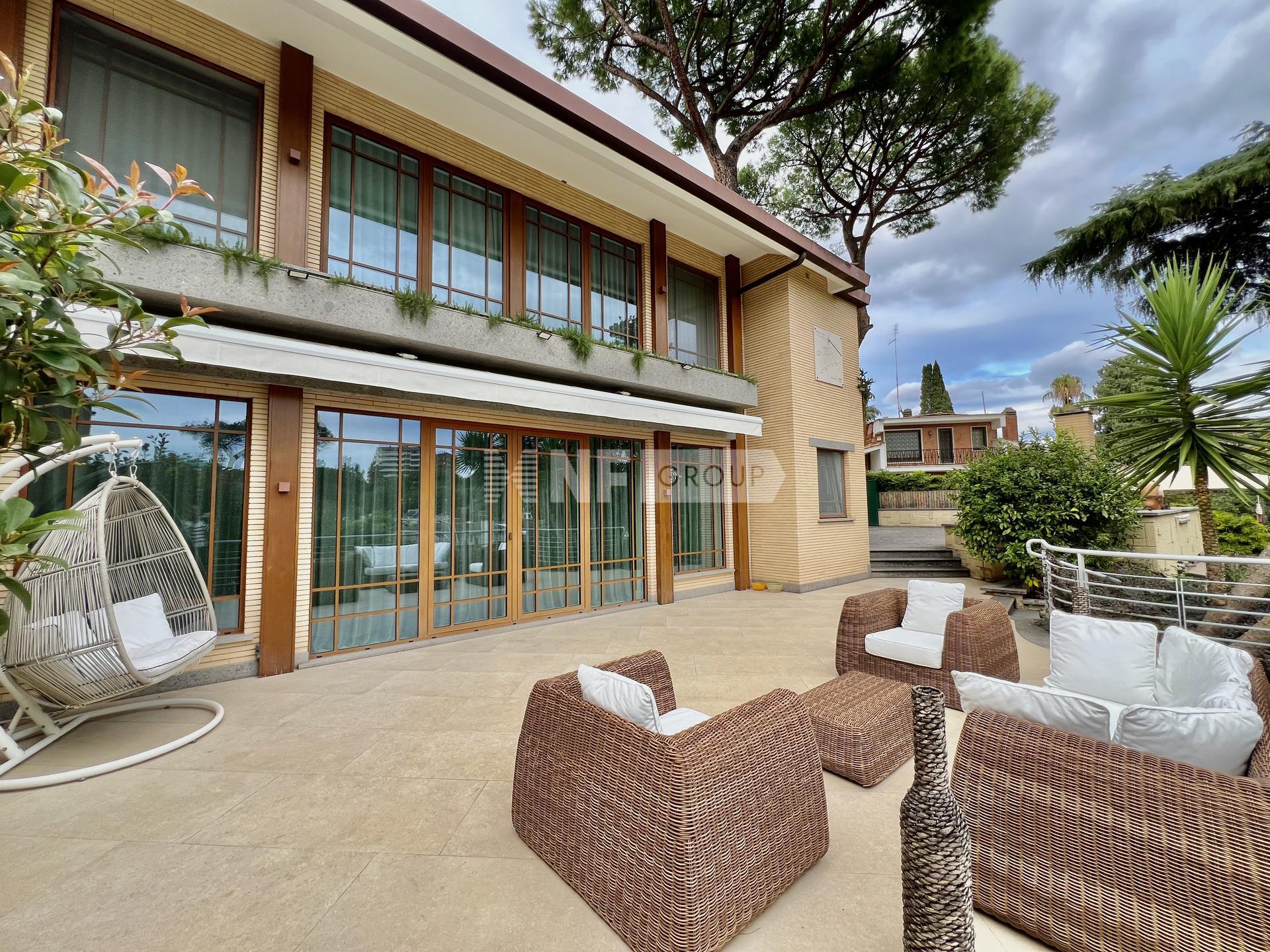 Вилла в Риме в районе EUR