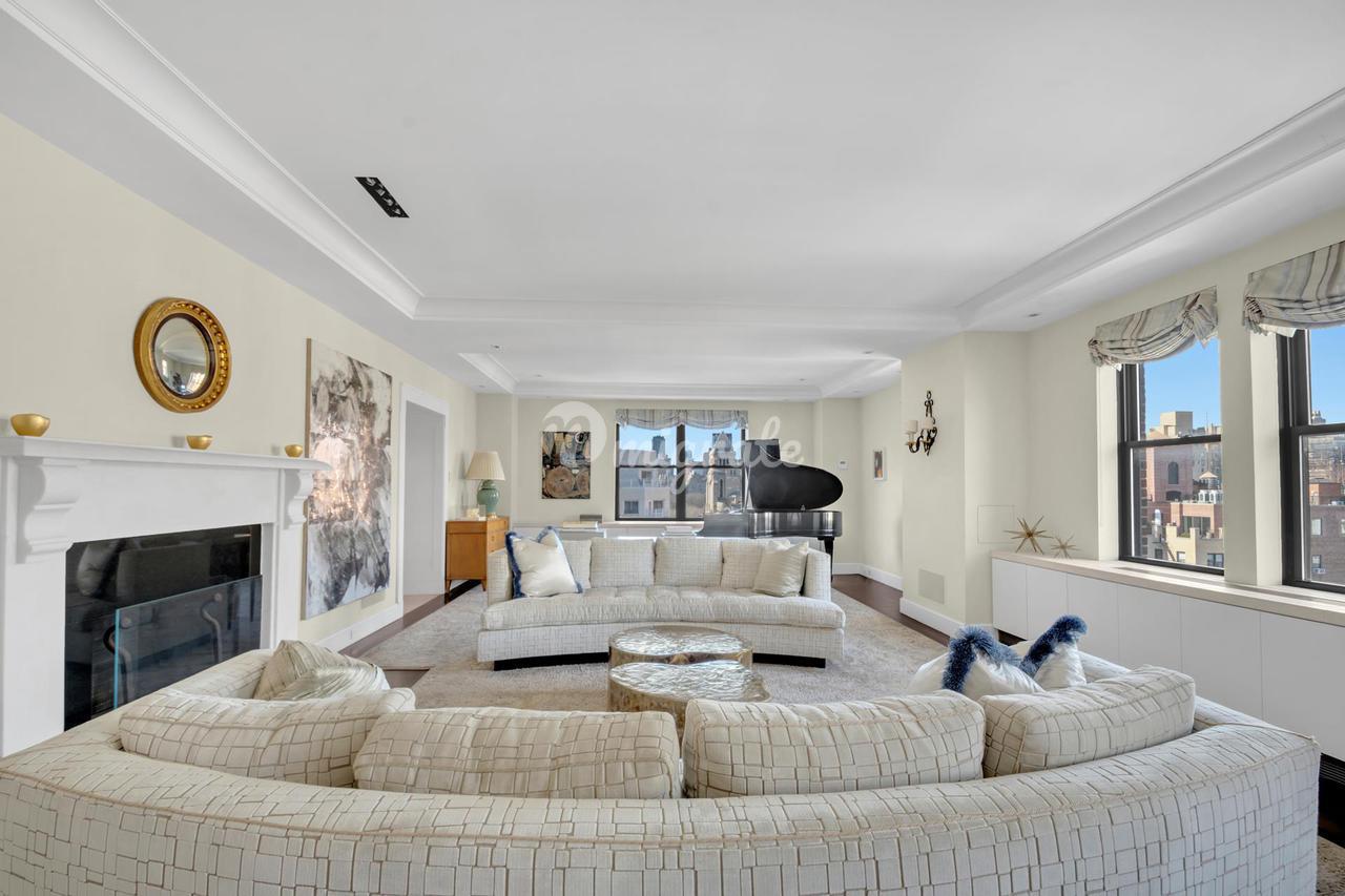 Кондоминиум в The Mayfair Regent, 610 PARK AVE, PH16E - Upper East Side, New York