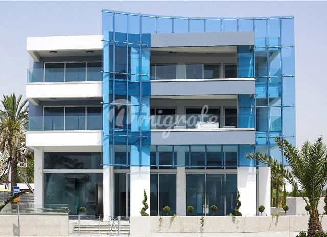 Комплекс апартаментов на берегу моря в Лимасоле (Zephyr residences (property gallery))