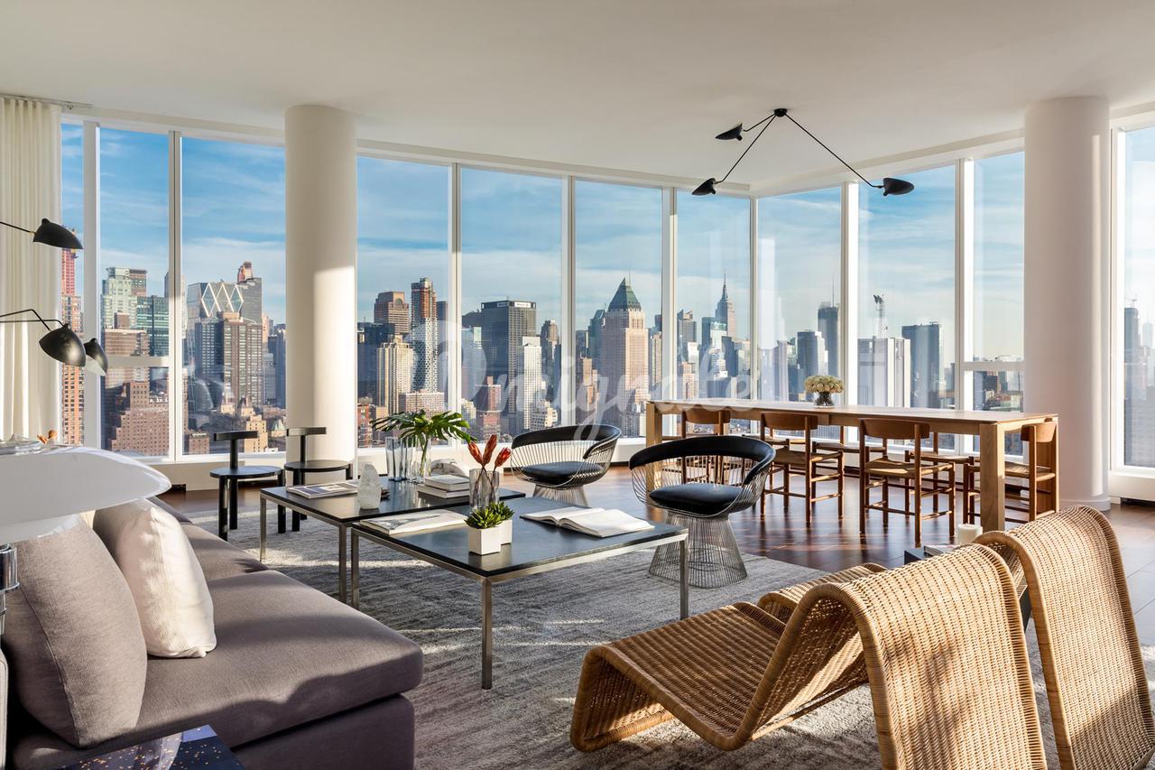 Кондоминиум в One West End, 1  WEST END AVE W, 37B - Lincoln Square, New York