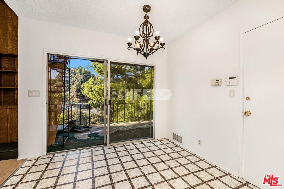 Вилла в 6194 Rodgerton Dr - Hollywood Hills East, California