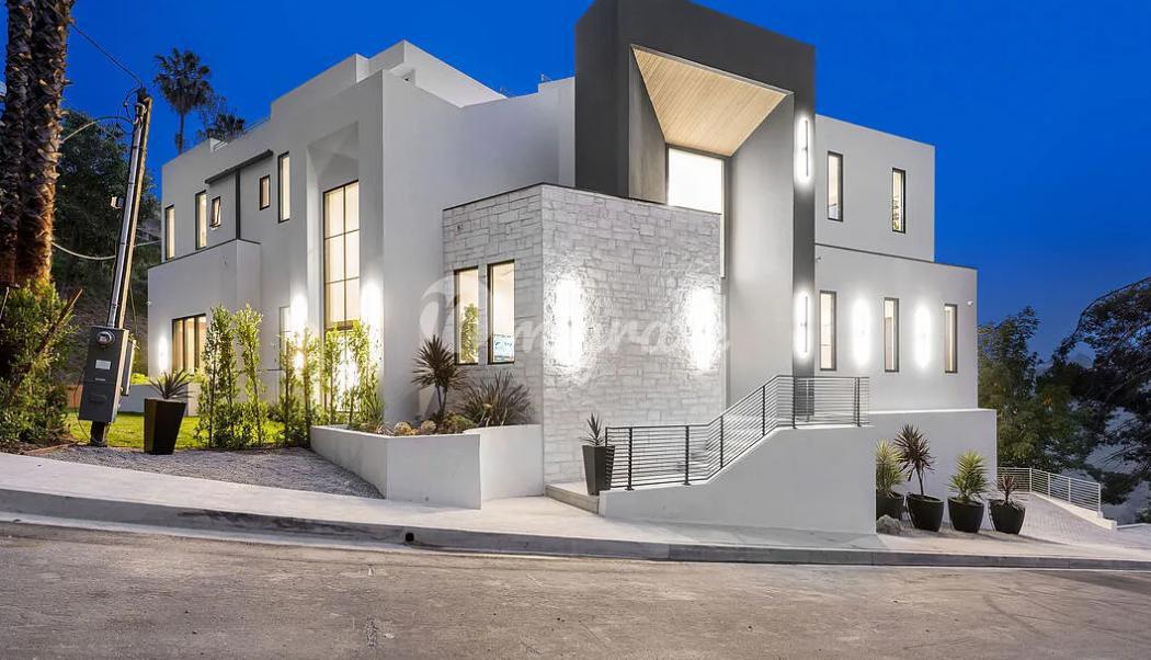 Современный дом в Беверли-Хиллз (MLS#: 22-167735)