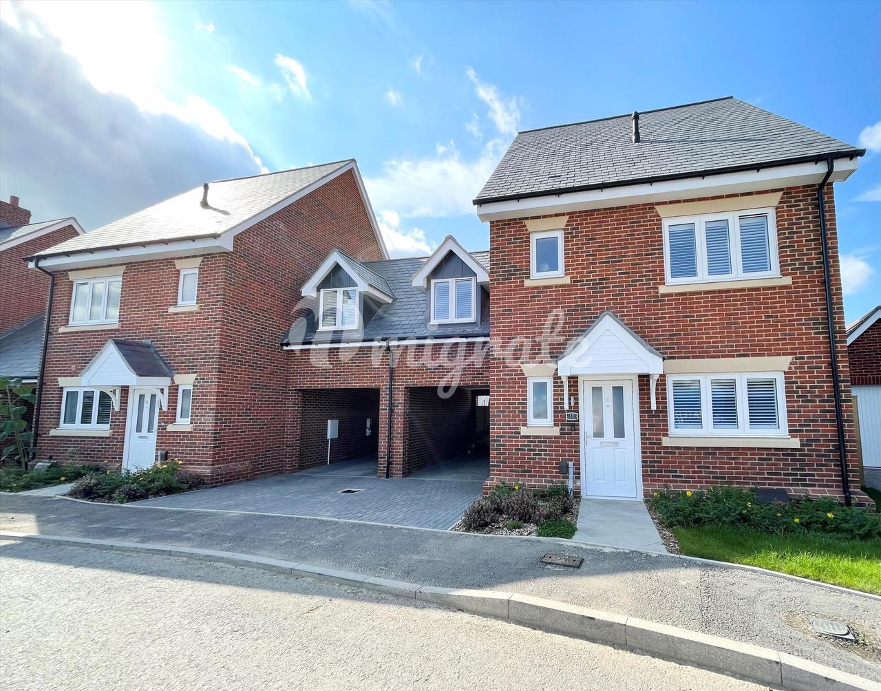 Вилла в The Heron, WATERS EDGE, Mytchett Road, Nr Camberley, Surrey, GU16.