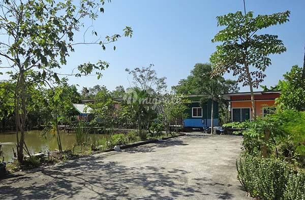 28 спален Гостиница на продажу (Hotel and resort for sale, Rangsit Khlong 8, Rangsit Nakhon Nayok Road, road side, 3 rai.)