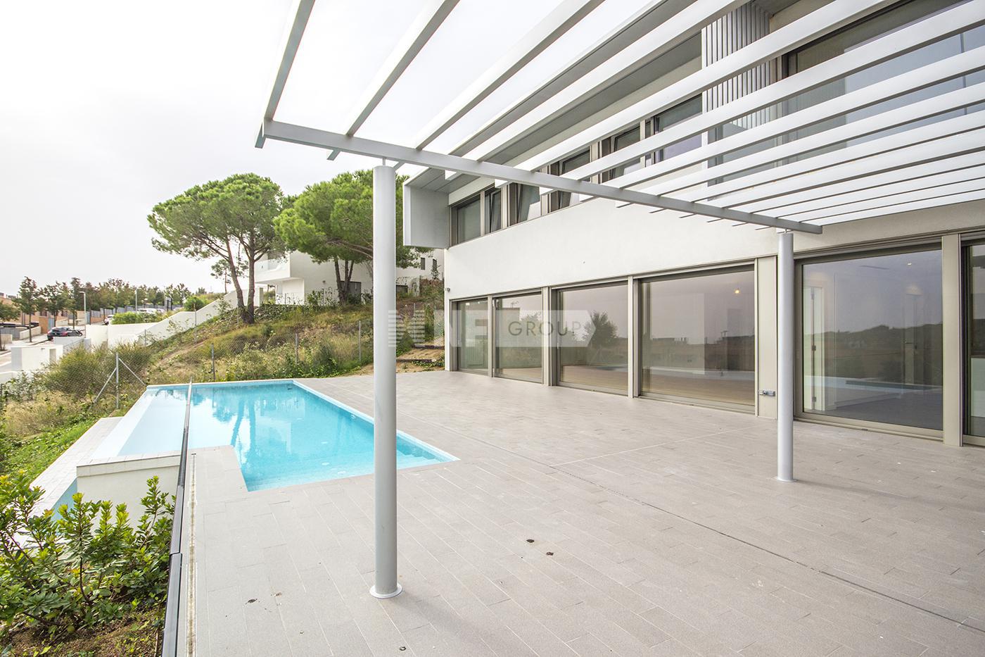 Вилла с современным дизайном в Кабрильсе (BestMaresme)