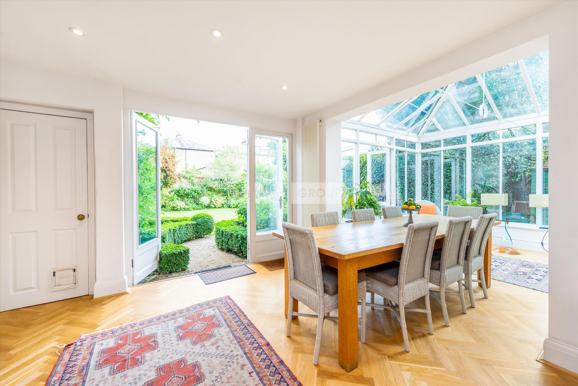 Вилла в Heathfield Gardens, London, W4