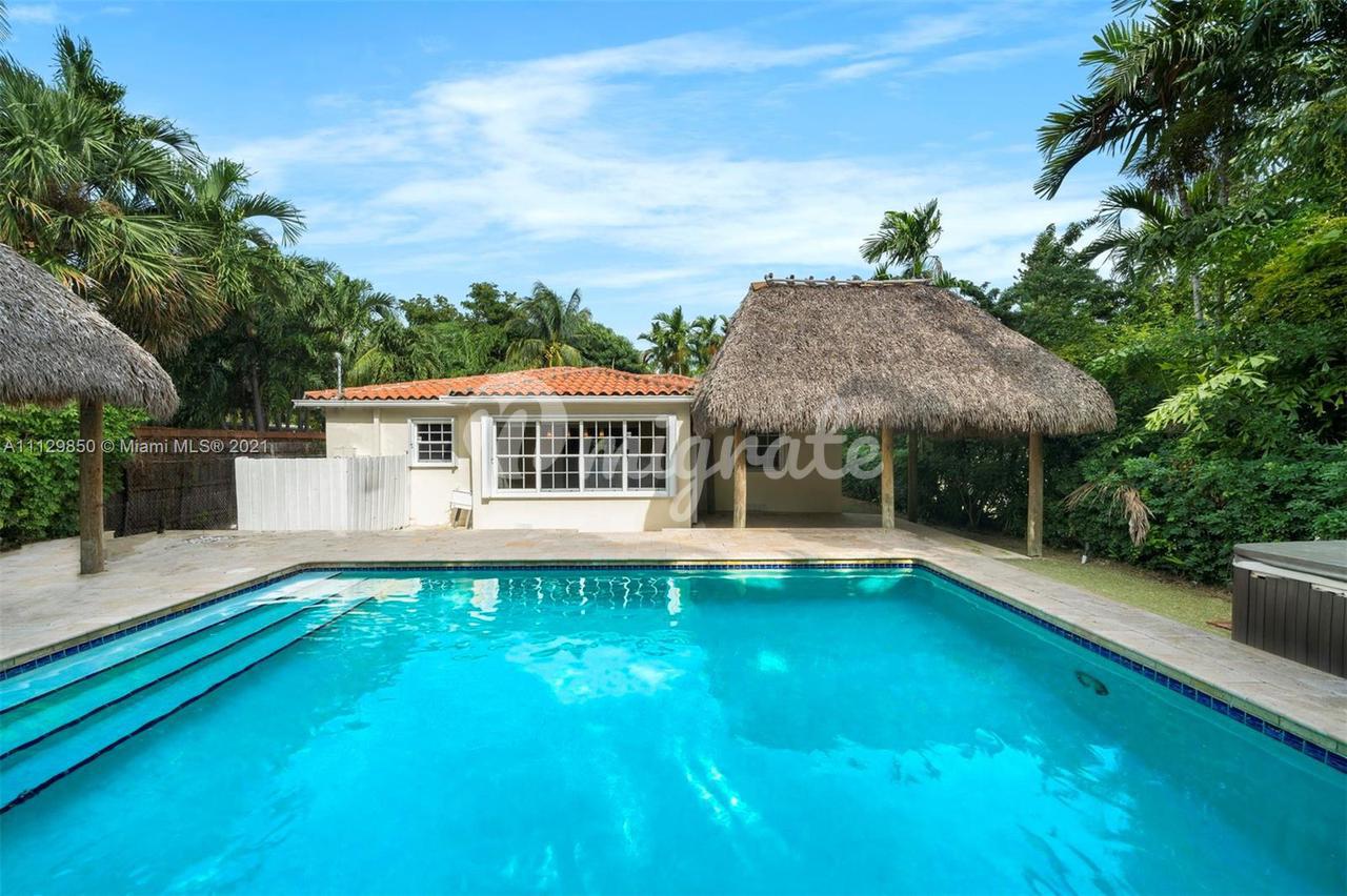 Вилла в 960 NE 74th Street  - Miami, Florida