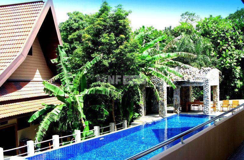 Таунхаус/ Вилла в Private Estate With Good Return, Kathu, Phuket