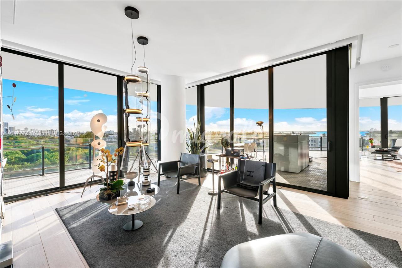 Кондоминиум в 8701  Collins Ave , 706 - Miami Beach, Florida