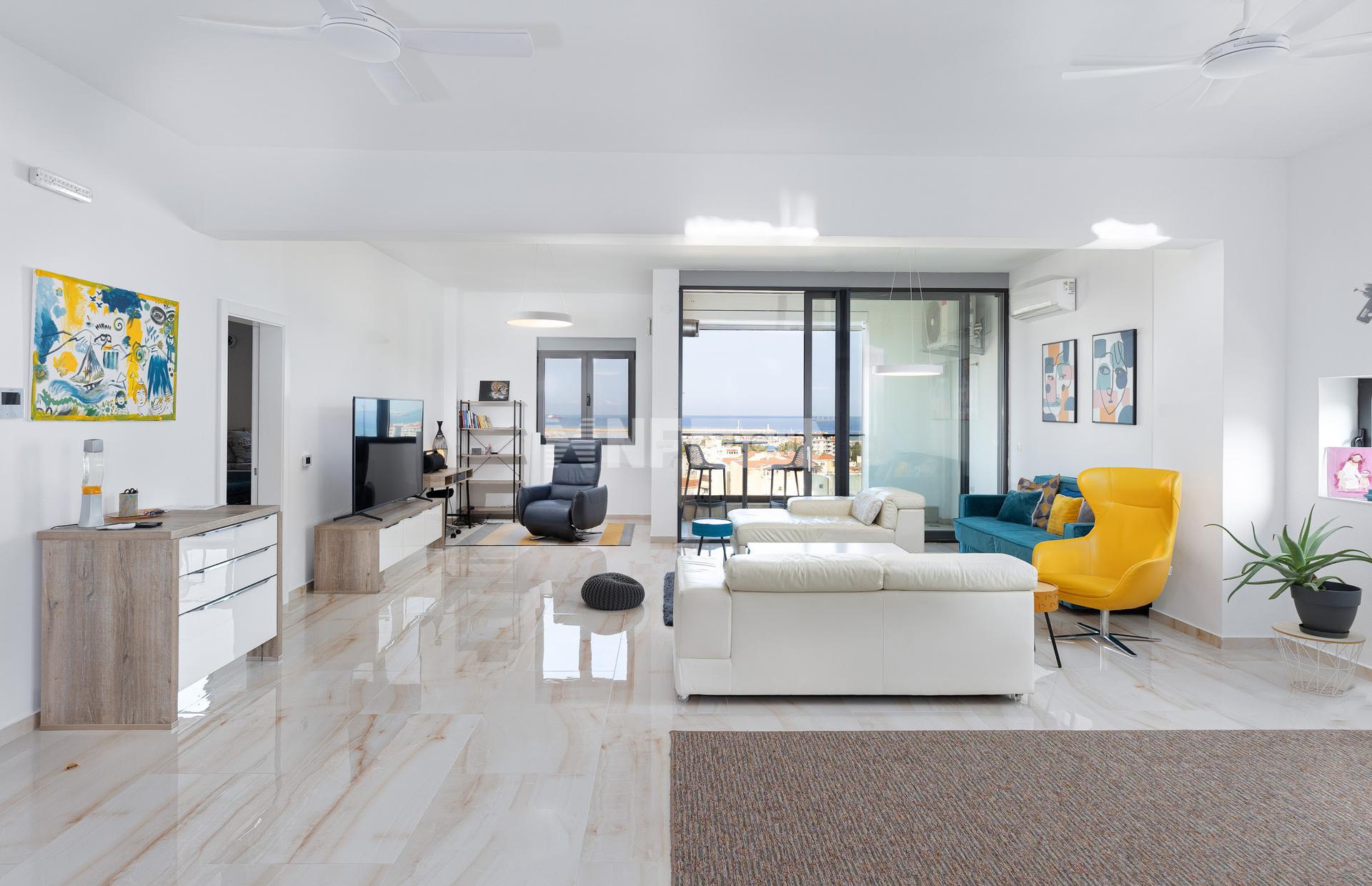 Пентхаус в центре города (от Саши Хачатряна (Peters Group))