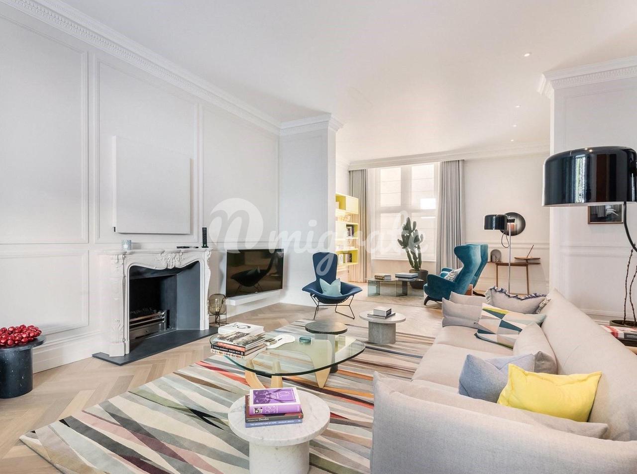 Квартира в 13 Vicarage Gate, London, W8