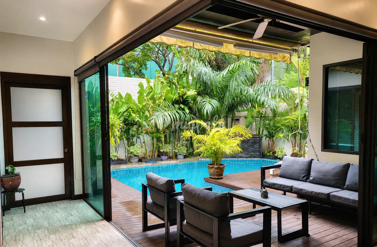 Plunge Tropic Villas