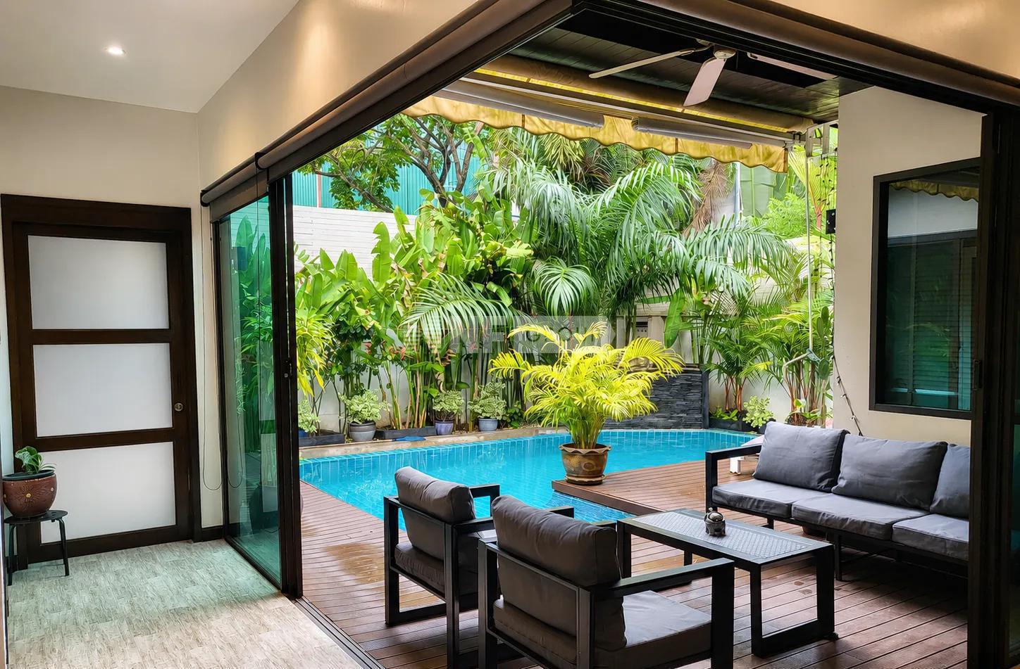 Plunge Tropic Villas