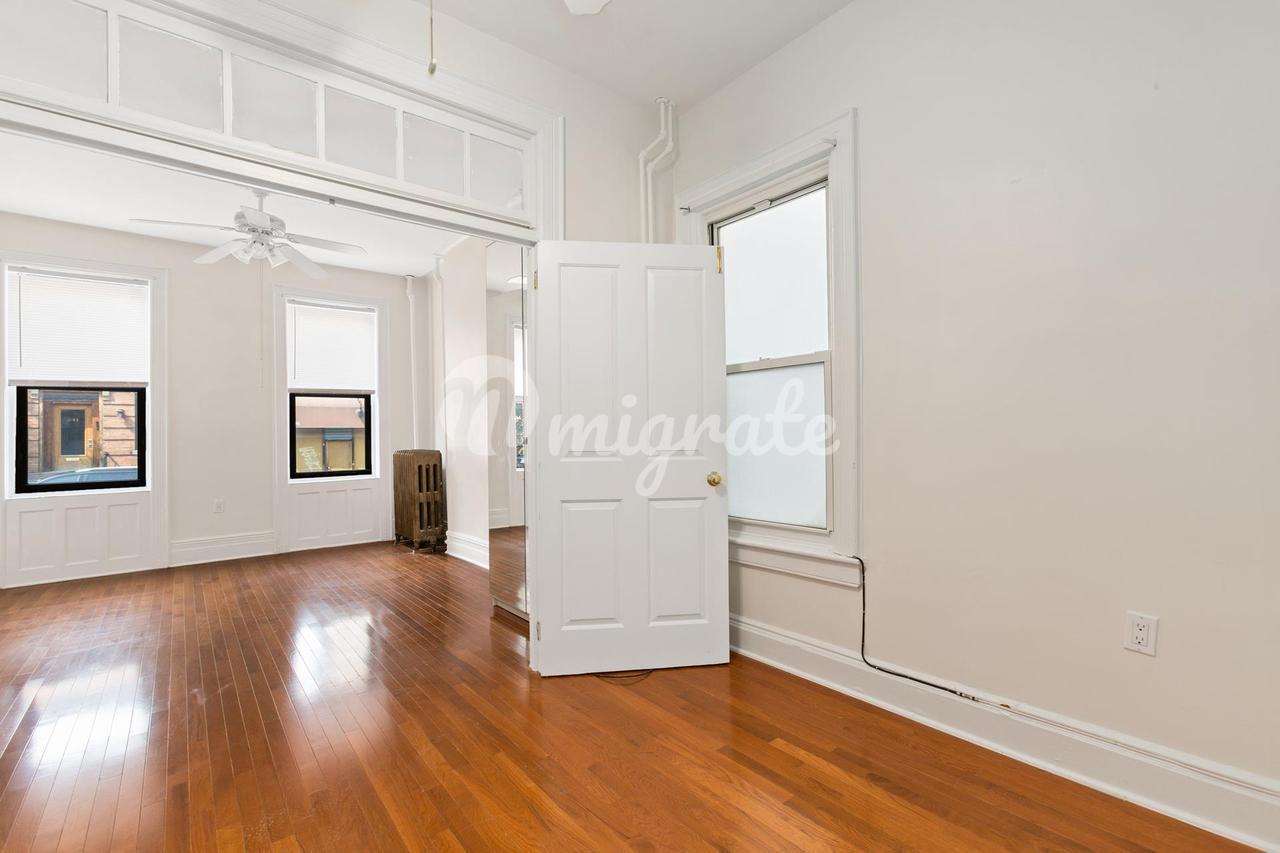 Вилла в 252 Jackson Street - Williamsburg, New York