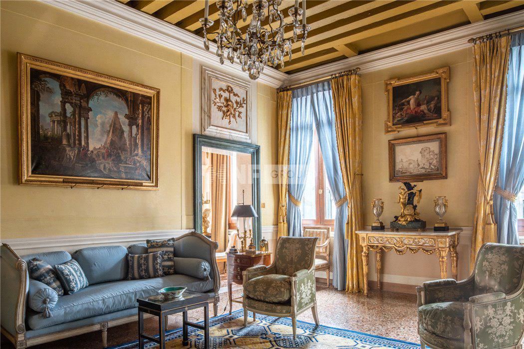 Роскошный особняк в Венеции