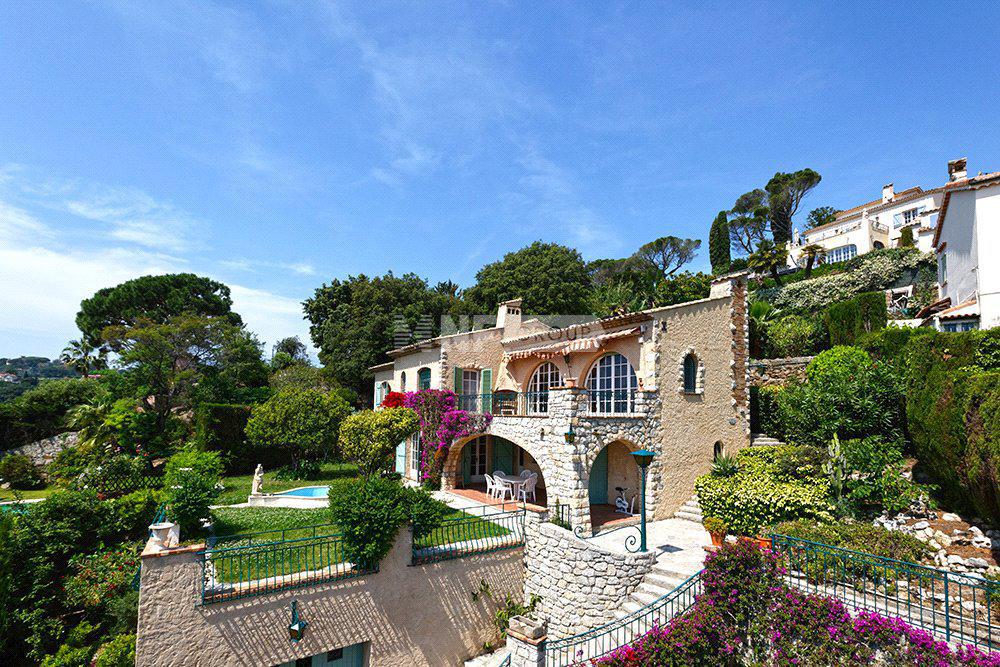 Вилла в прованском стиле на Лазурном побережье