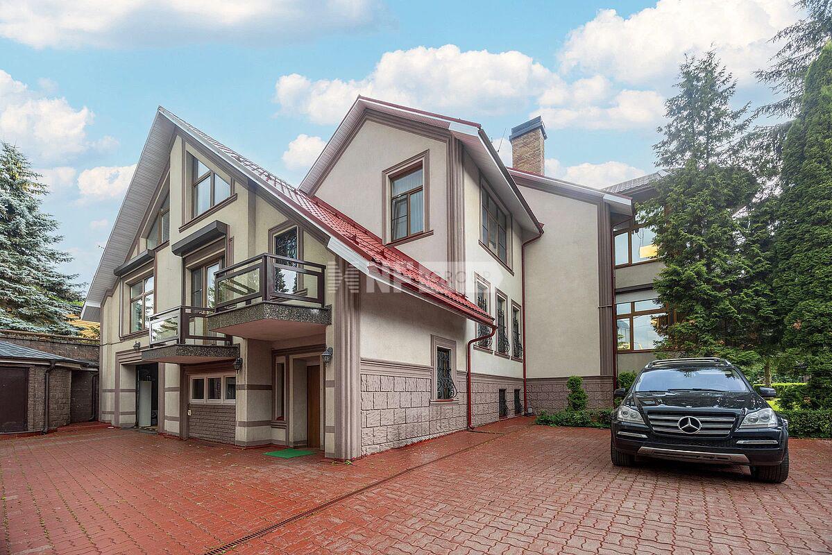 «Усадьба Подушкинского Лесопарка» (Усадьба Подушкинского Лесопарка)