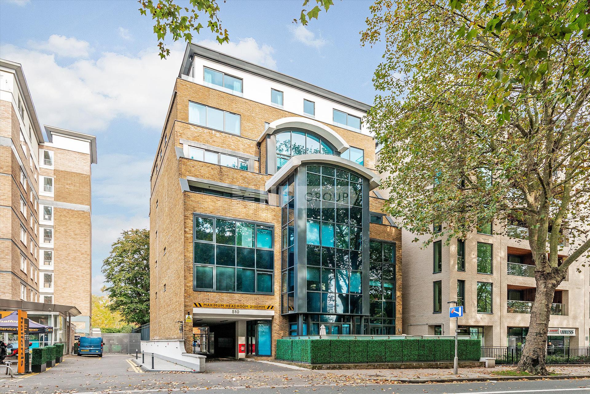 Квартира в Chiswick High Road, London, W4