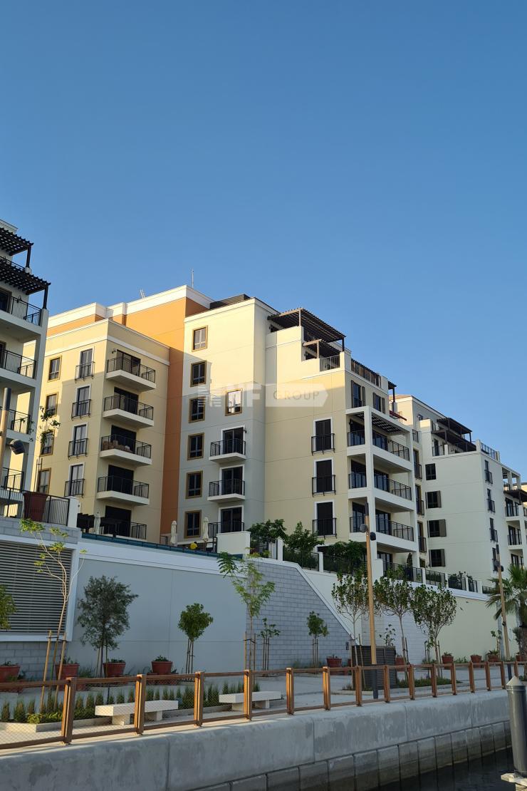 Квартира с 4 спальнями в Le Pont (4 BR Apartment in Le Pont)