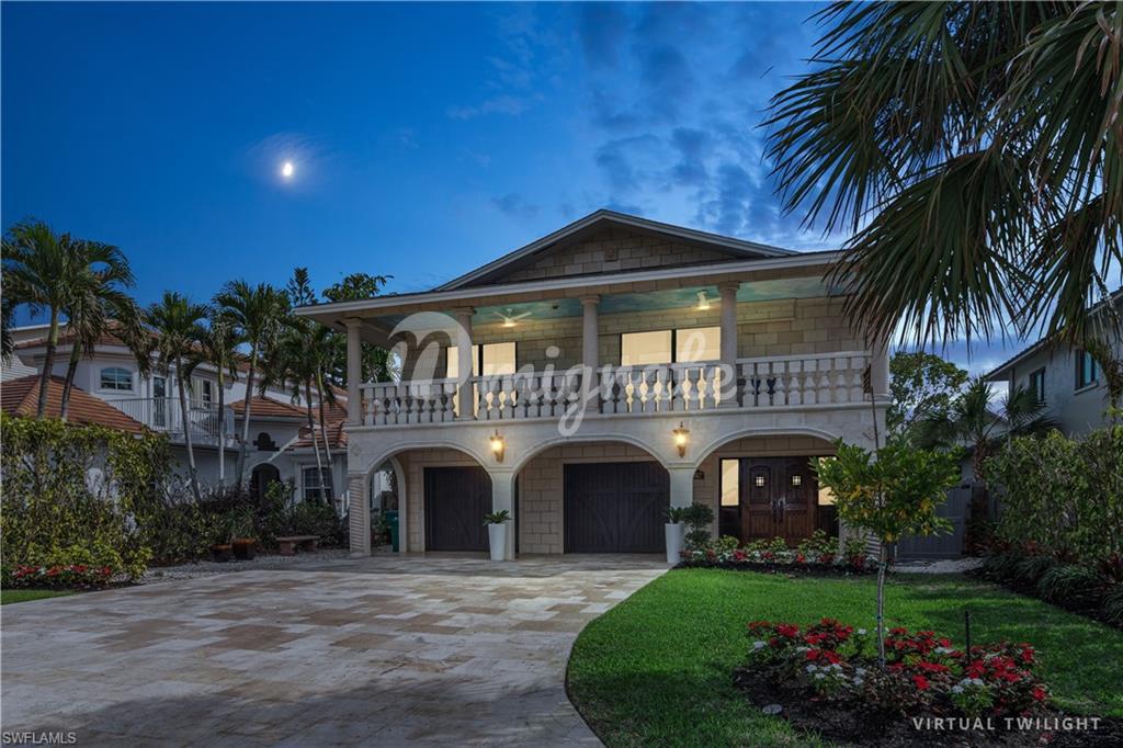 Вилла в 10242 Vanderbilt DR - NAPLES, Florida