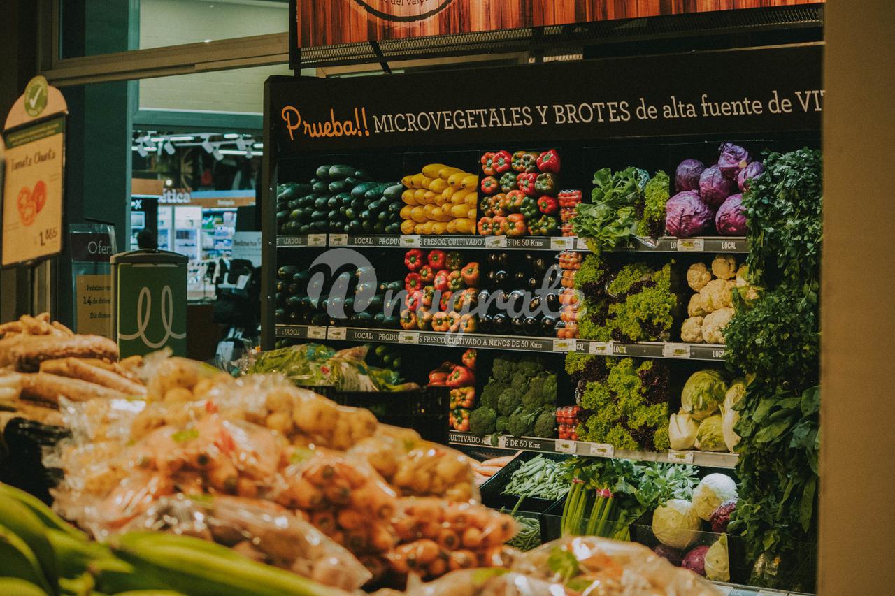 Супермаркет в центре Барселоны (Dinaste)